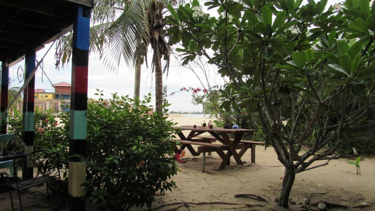 Anda Di Hows Hostel Placencia Eksteriør bilde